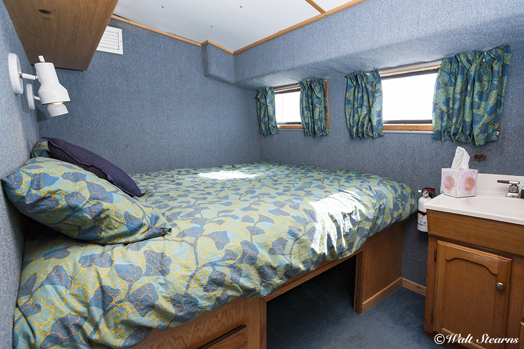 Cabins on the Caribbean Explorer II offer double berths, bunks or both. All feature private bathrooms with showers.