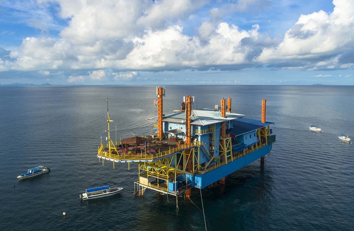 The Seaventures Dive Rig is a base for trips to nearby Sipadan, and it sits atop a collection of natural and artificial reefs that are a macro hunters paradise.