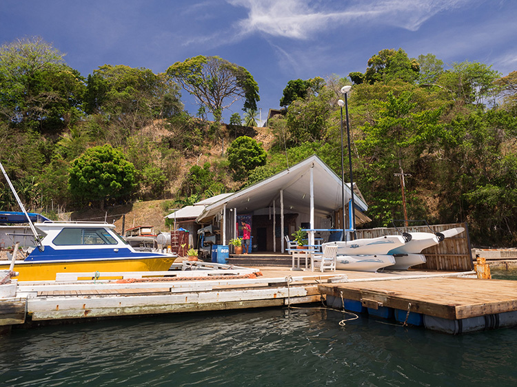 The dive center at Tufi Dive Resort is located on the banks of a deep fjord that offers exceptional macro diving.