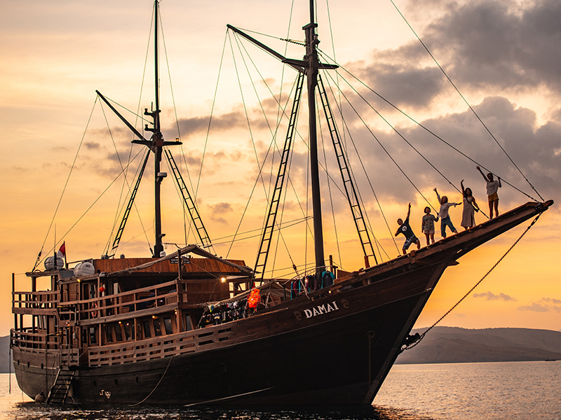 The Damai 1 is a traditionally-styled Indonesian liveaboard.