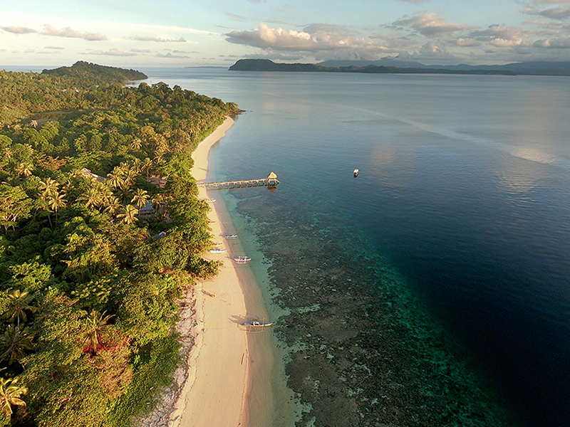 Coral Eye is located on a long stretch of undeveloped beach.