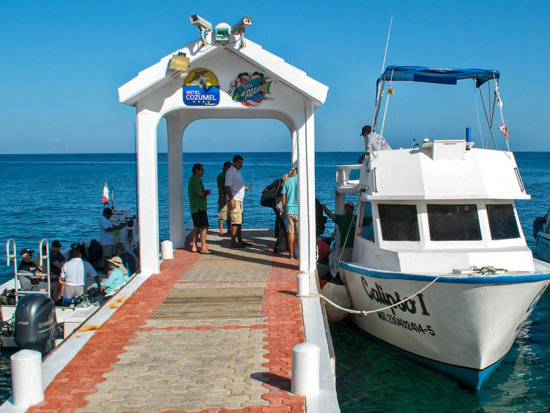 Dive Paradise operates the island's largest fleet of modern dive boats, which depart from the pier at the Beach Club.